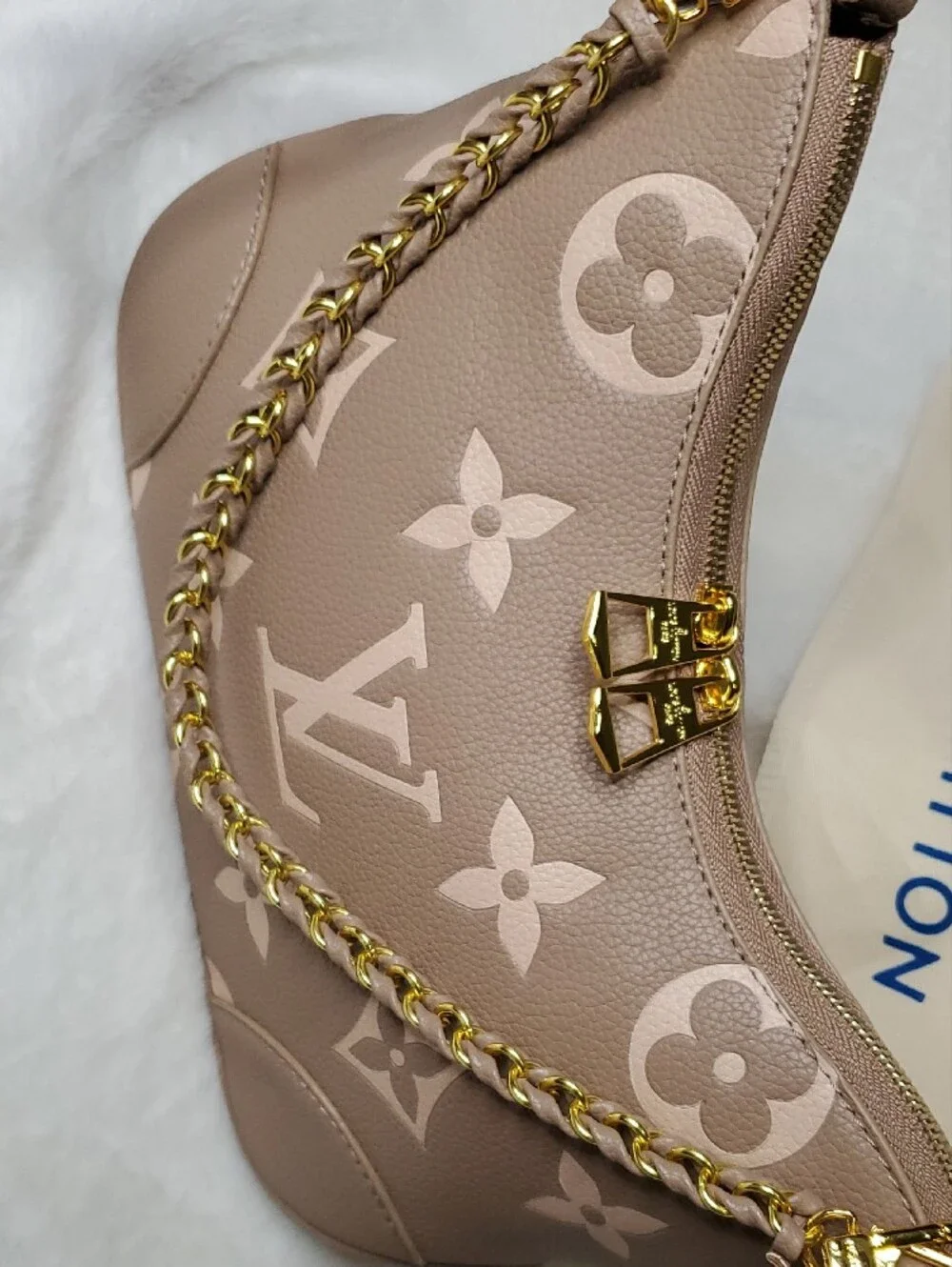 💠LV 💠Taupe Monogram Shoulder Bag with Gold Chain